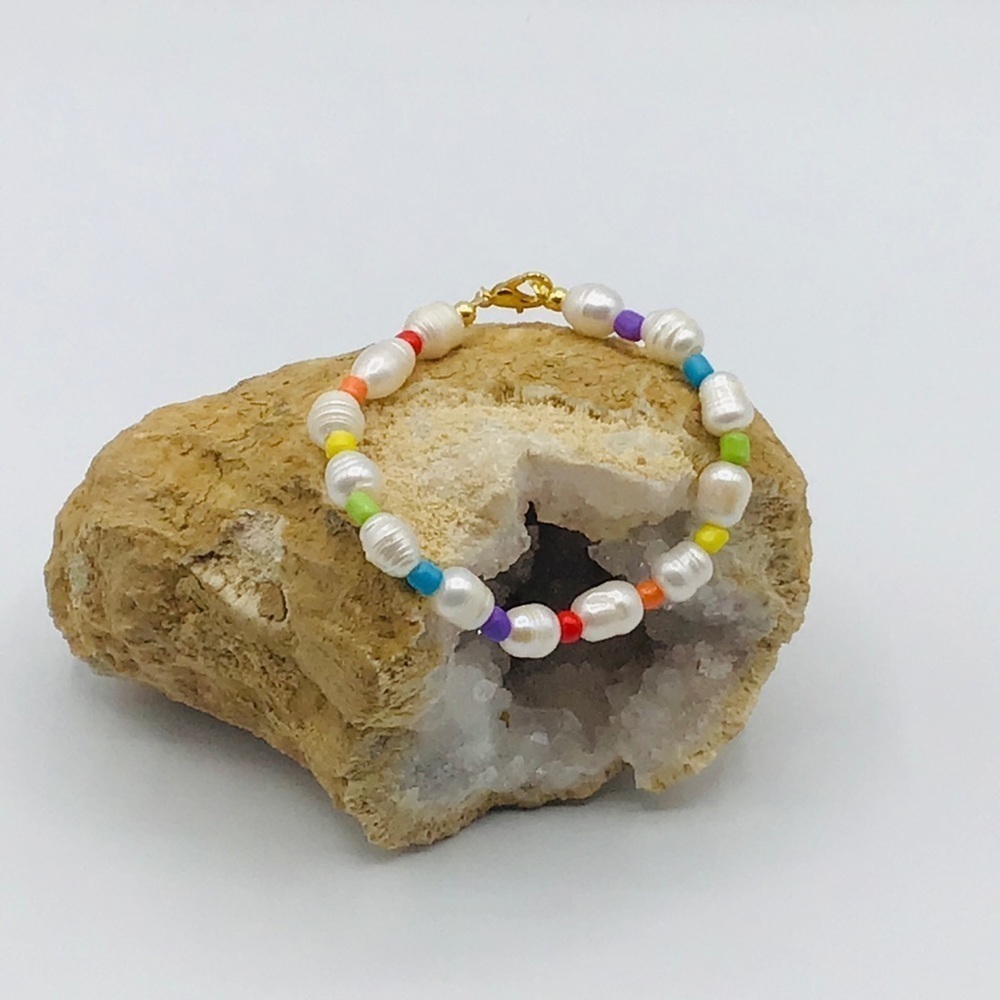Bracelet Y2k Fresh Water Pearl Rainbow Beads Gold Tone Easter Spring Whi